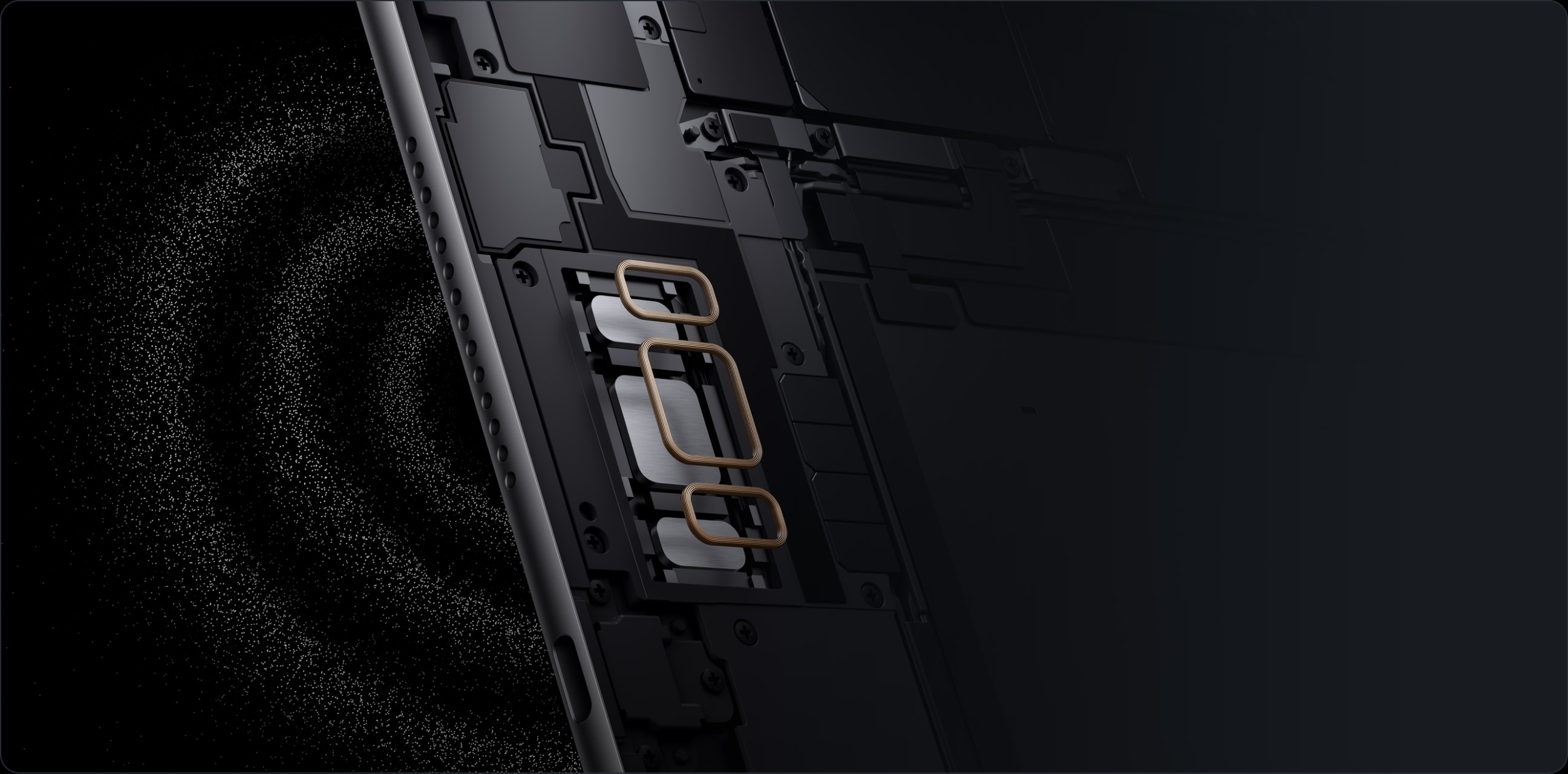 华为擎云 C9 多驱动阵列扬声器,展示了华为悦彰超清音质