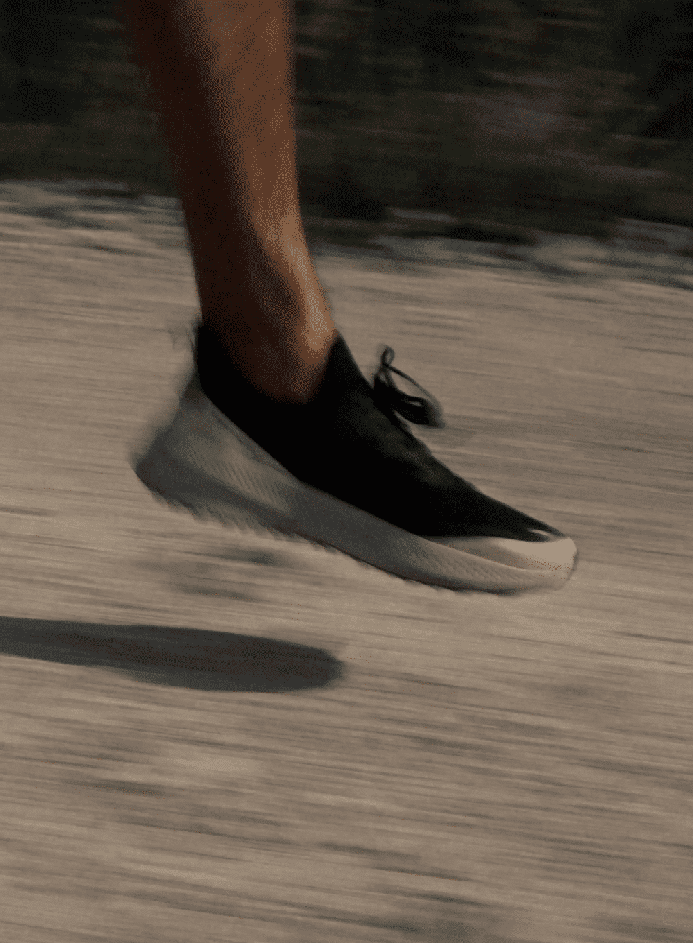 华为擎云 H5756 跑步的场景，展示了跑姿分析的功能